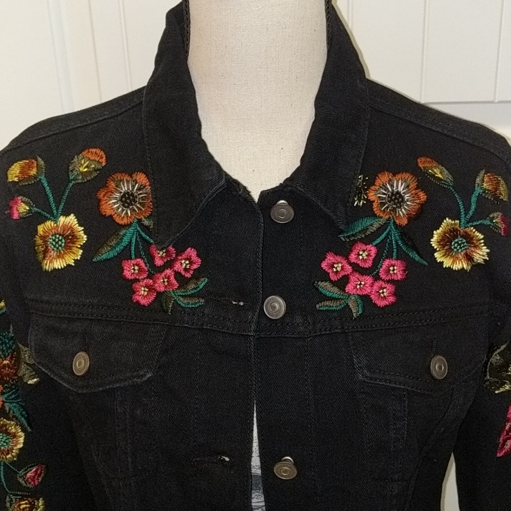 NWT Gianni Bini embroidered black denim jacket,S